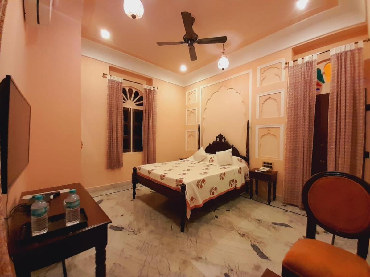 Hotel Raj Rajeshwari Haveli Dźajpur Zewnętrze zdjęcie